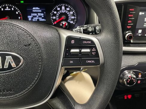 Used 2020 Kia Sorento LX image 24