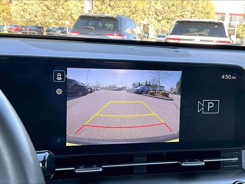 Used 2024 Hyundai Kona SEL FWD image 19