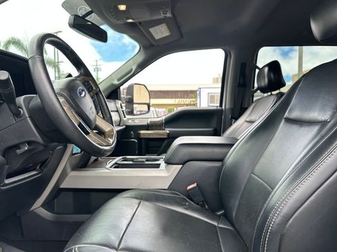Used 2019 Ford F250 Lariat w/ Lariat Value Package image 13