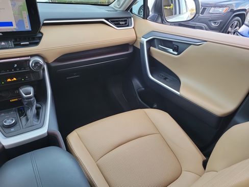 Used 2025 Toyota RAV4 Limited image 16