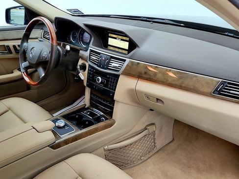 Used 2010 Mercedes-Benz E 350 4MATIC Sedan image 24