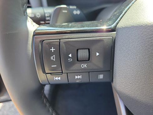 Certified 2025 Nissan Rogue SL FWD image 19