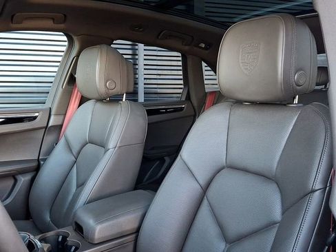 Certified 2023 Porsche Macan S image 5