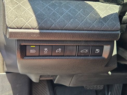 Used 2025 Toyota Camry XLE FWD image 20