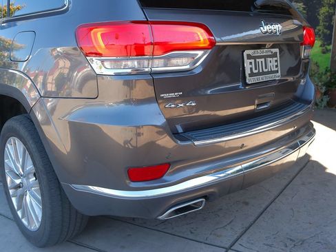 Used 2018 Jeep Grand Cherokee Summit w/ Skid Plate Group AWD/4WD image 45