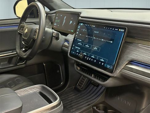 Used 2023 Rivian R1S Launch Edition image 18