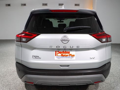 Used 2023 Nissan Rogue SV FWD image 8