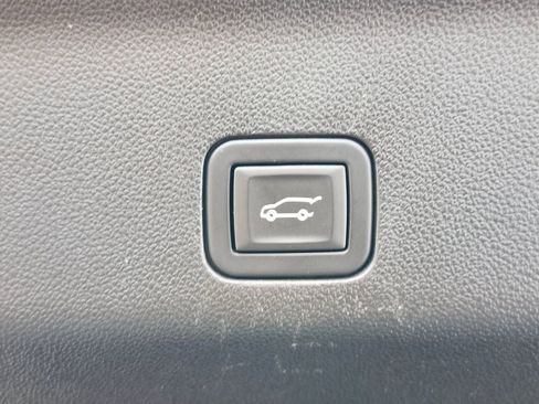 Used 2023 GMC Yukon Denali Ultimate image 34