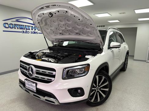 Used 2022 Mercedes-Benz GLB 250 4MATIC w/ Premium Package Lite image 32
