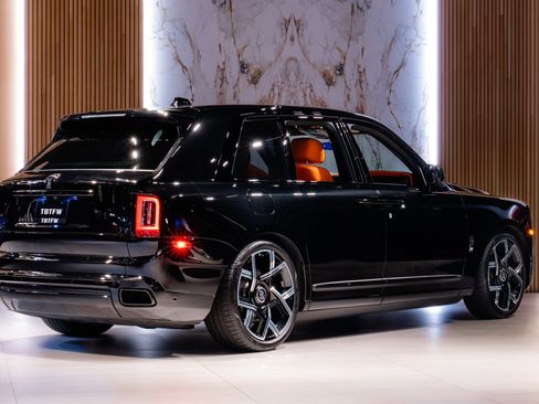 Used 2022 Rolls-Royce Cullinan Black Badge AWD/4WD image 4