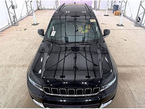 Used 2022 Jeep Grand Cherokee L Limited image 2