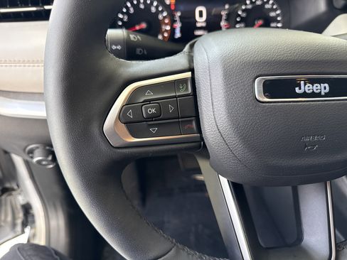 Used 2025 Jeep Compass Limited AWD/4WD image 18