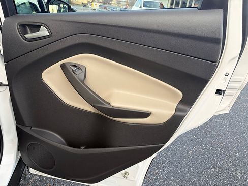 Used 2019 Ford Escape SEL image 32