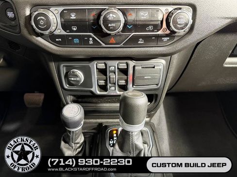 Used 2024 Jeep Wrangler Unlimited AWD/4WD image 19