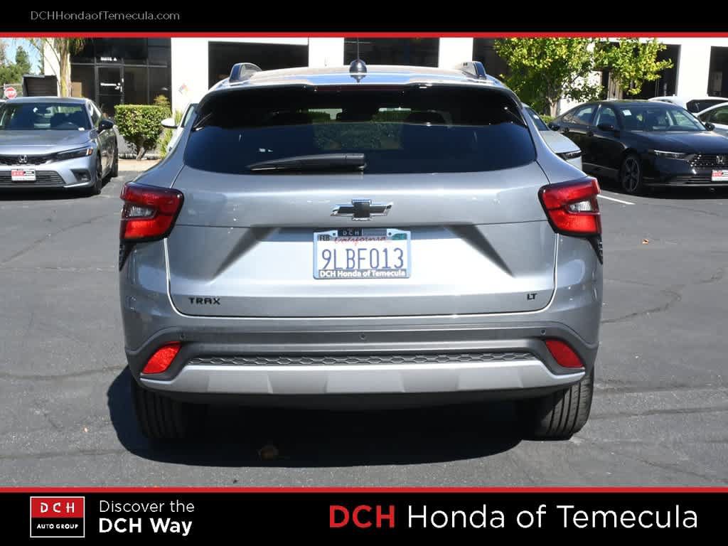 Used 2024 Chevrolet Trax LT w/ Driver Confidence Package FWD image 6