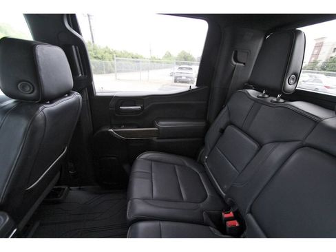 Used 2022 Chevrolet Silverado 1500 High Country w/ Technology Package AWD/4WD image 12
