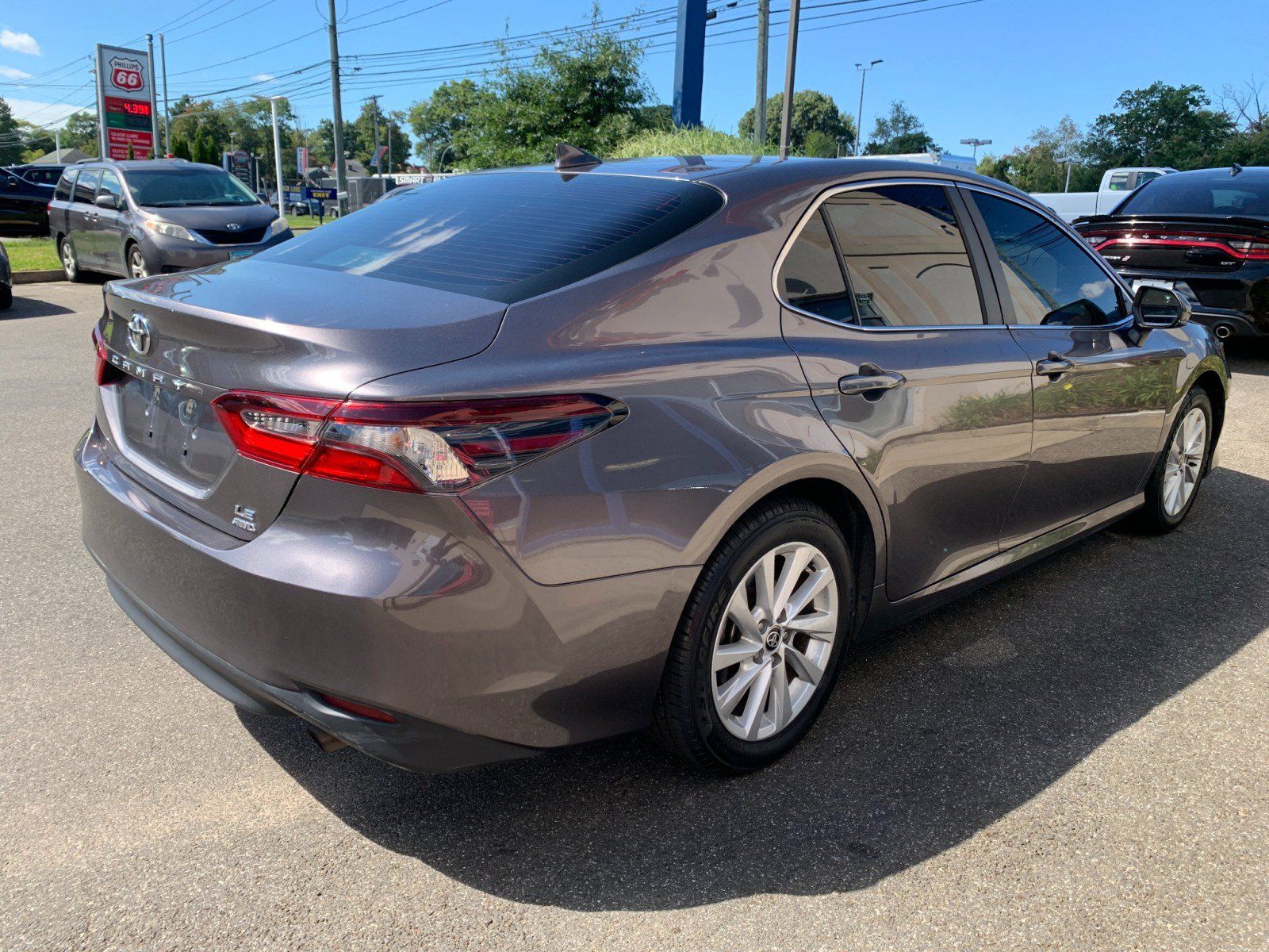 Used 2023 Toyota Camry LE AWD/4WD image 7