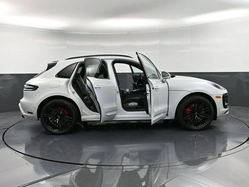 New 2026 Porsche Macan GTS image 36