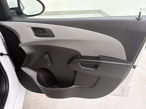 Used 2020 Chevrolet Sonic LT FWD image 28