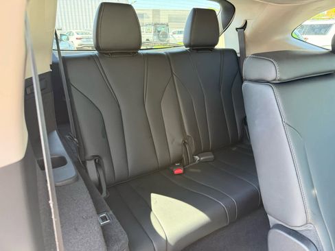 Used 2023 Acura MDX SH-AWD w/ Technology Package image 13