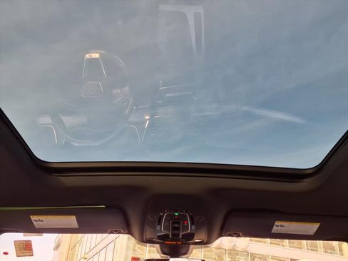 Used 2023 Audi Q5 e Premium Plus w/ Premium Plus Package image 28