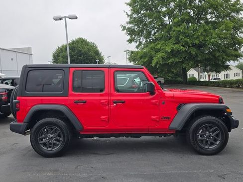 Used 2024 Jeep Wrangler Unlimited Sport AWD/4WD image 2