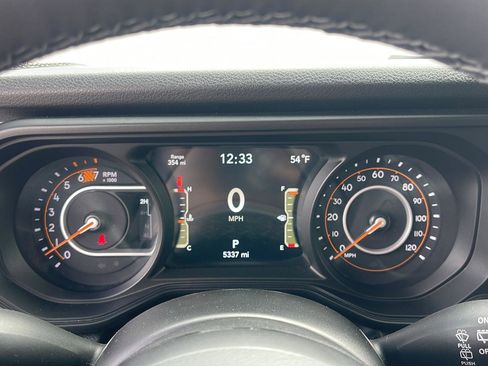 Used 2025 Jeep Wrangler Sport S image 14