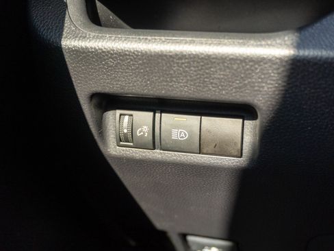Used 2025 Toyota RAV4 XLE AWD/4WD image 26