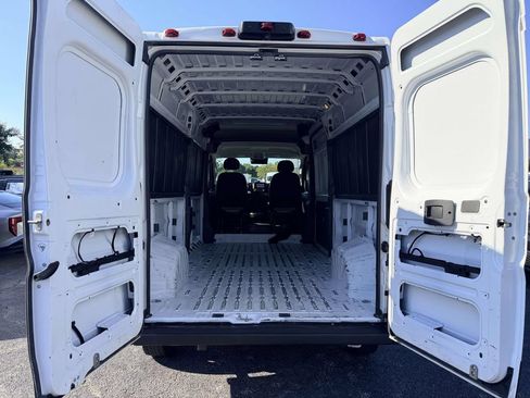 Used 2023 RAM ProMaster 2500 FWD image 12