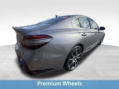 Used 2025 Genesis G70 2.5T image 8