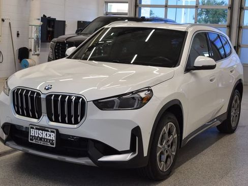 Used 2025 BMW X1 xDrive28i AWD/4WD image 9