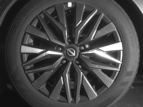 Used 2025 Nissan Altima 2.5 SV FWD image 21