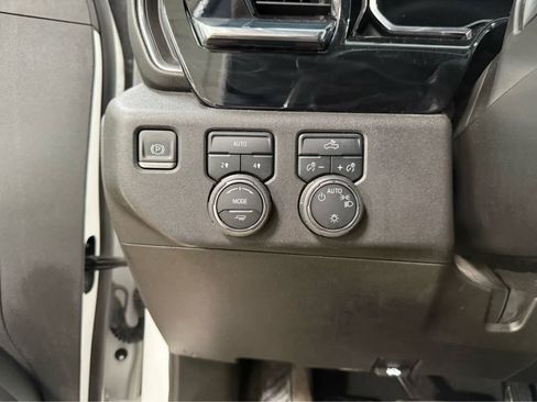 Used 2024 Chevrolet Silverado 1500 LT image 28