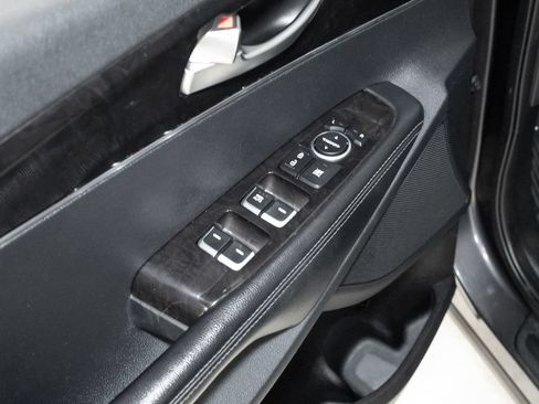 Used 2016 Kia Sorento FWD image 10