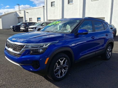 Certified 2023 Kia Seltos EX image 3