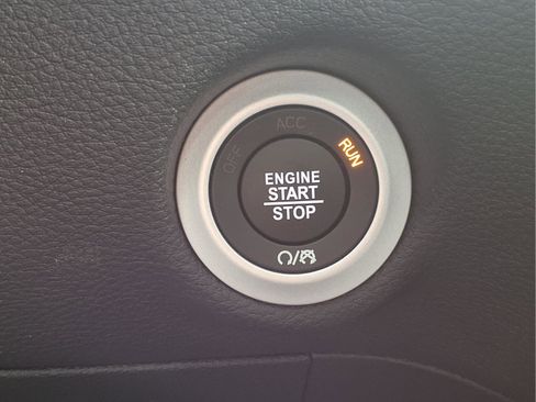 New 2026 Chrysler Pacifica Select image 13