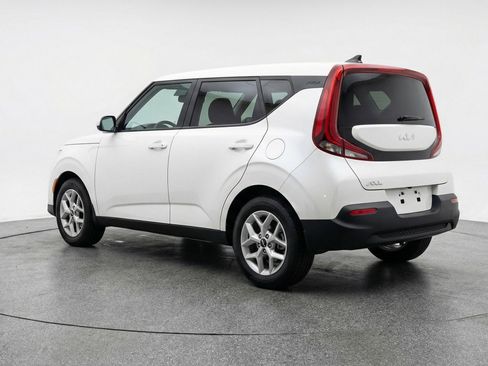 Used 2025 Kia Soul LX w/ LX Technology Package image 6
