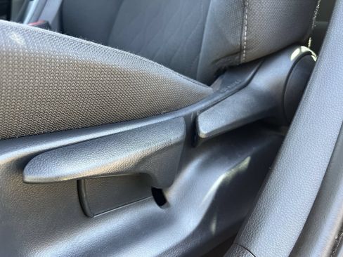 Used 2025 Toyota Corolla LE FWD image 23