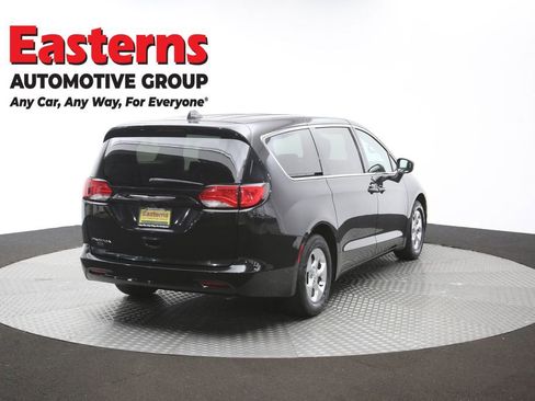 Used 2017 Chrysler Pacifica LX w/ Tire & Wheel Group FWD image 38