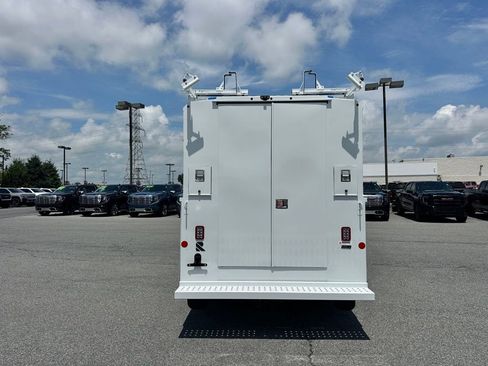 New 2025 GMC Savana 3500 w/ Power Convenience Package RWD image 9