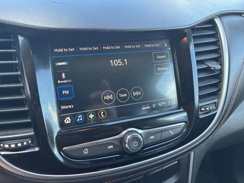 Used 2018 Chevrolet Trax LT w/ LT Convenience Package image 21