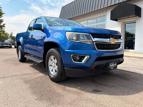 Used 2018 Chevrolet Colorado W/T w/ WT Convenience Package RWD image 2