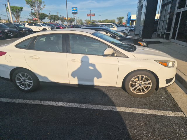 Used 2018 Ford Focus SE FWD image 1