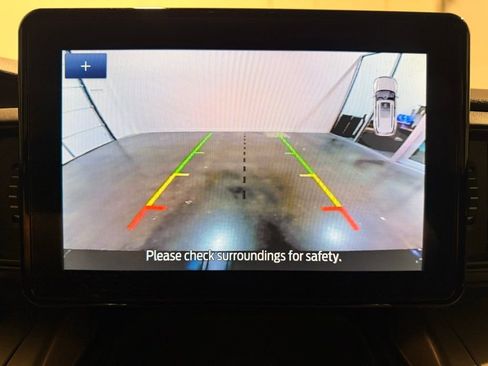 Used 2022 Ford Explorer XLT image 21