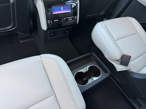 New 2026 Lincoln Aviator AWD image 11