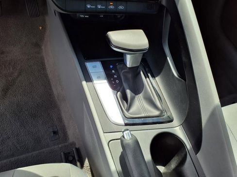 Used 2023 Hyundai Elantra SEL image 24