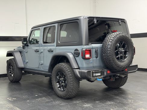 Used 2024 Jeep Wrangler Unlimited image 13