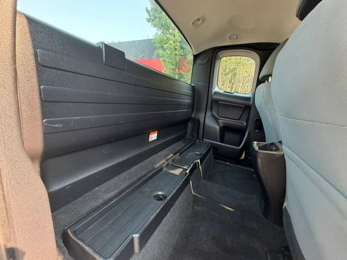 Used 2016 Toyota Tacoma SR RWD image 17