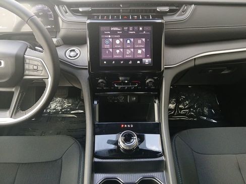 New 2026 Jeep Grand Cherokee Laredo RWD image 3
