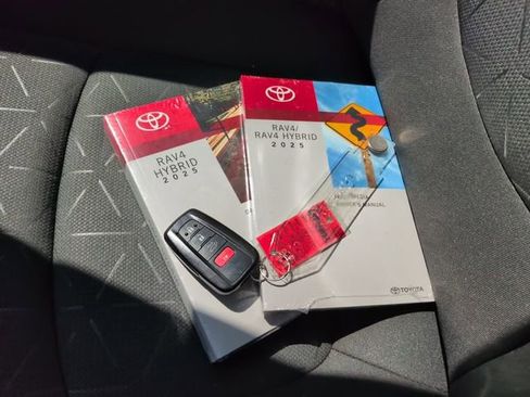 Certified 2025 Toyota RAV4 XLE w/ Convenience Package image 29